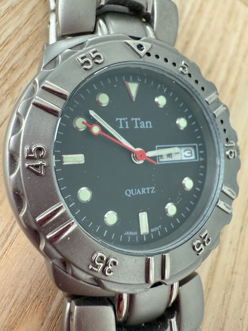 titanium men’s casual watch NEW BATTERY
